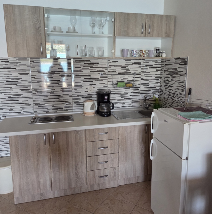 Apartment nr.4 by the sea for two person in Tisno:
