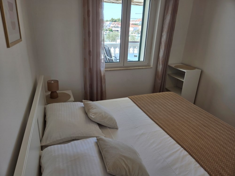 Apartment NR.1 by the sea in Jezera, Murter: