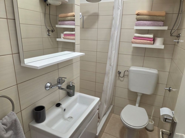 Apartment NR.1 by the sea in Jezera, Murter:
