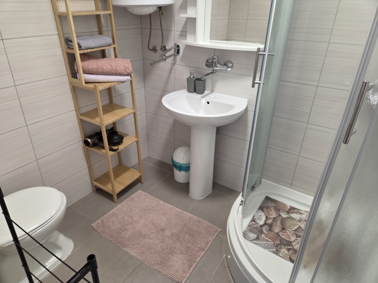 Apartment with view in Center of Jezera for 2 max. 3 Person: