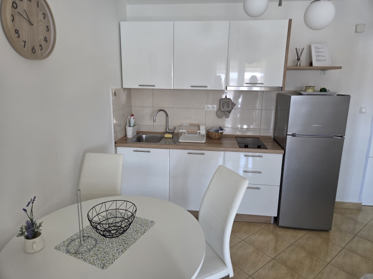 Apartment with view in Center of Jezera for 2 max. 3 Person: