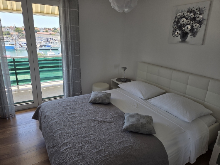 Apartment NR.1 by the sea in Jezera, Island Murter: