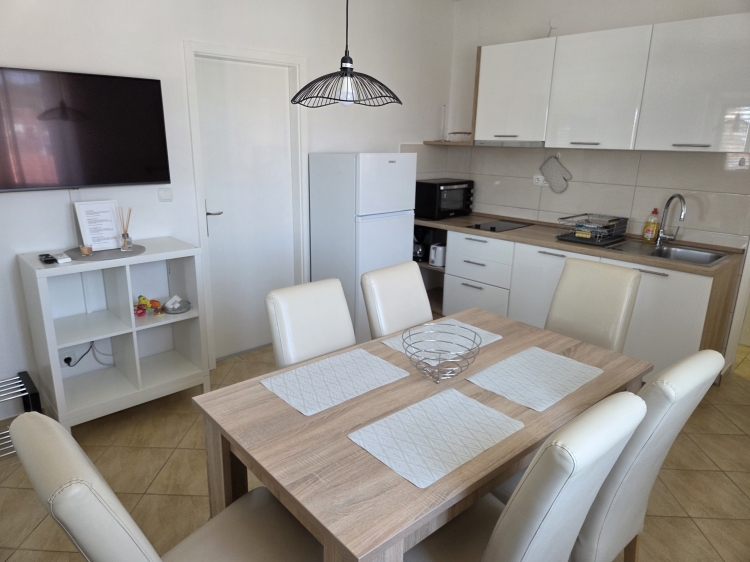 Apartment NR.1 by the sea in Jezera, Island Murter: