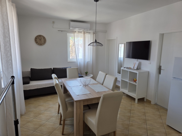 Apartment NR.1 by the sea in Jezera, Island Murter: