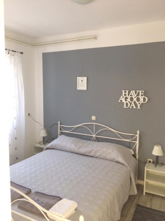 Apartman 2+2 in Jezera by the beach: