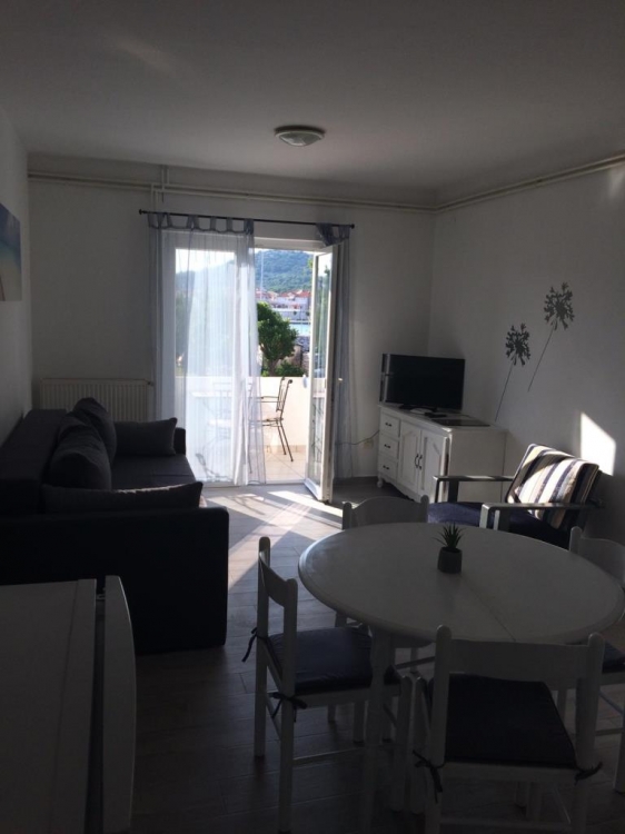 Apartman 2+2 in Jezera by the beach: