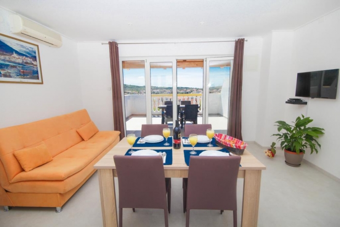 Apartment Snjezo YELLOW  in Jezera , Murter Island: