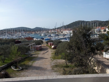 Apartman 2+2 in Jezera by the beach: