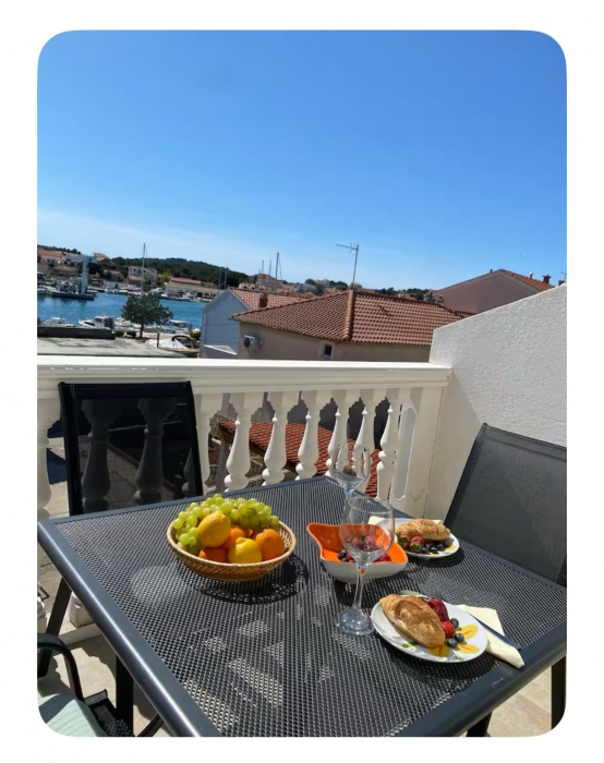 Apartment Adrian 2.2. green: