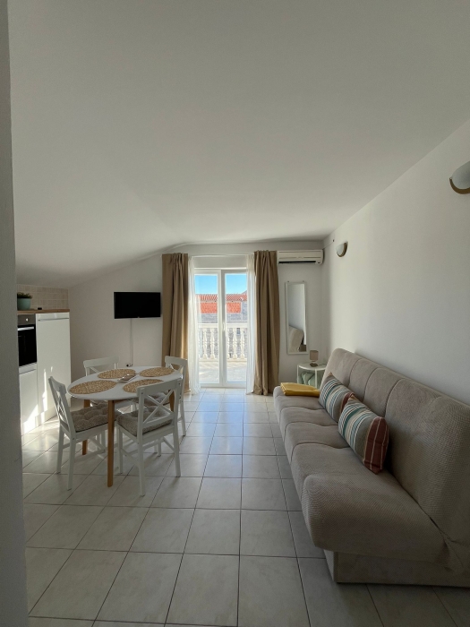 Apartment Adrian 2.2. green: