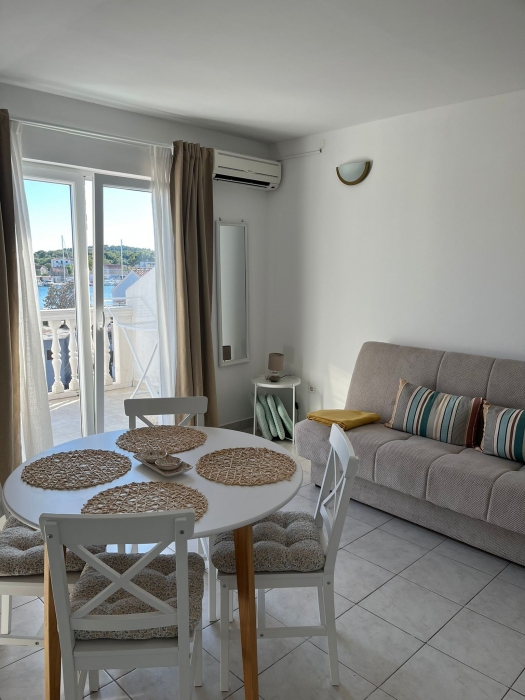 Apartment Adrian 2.2. green: