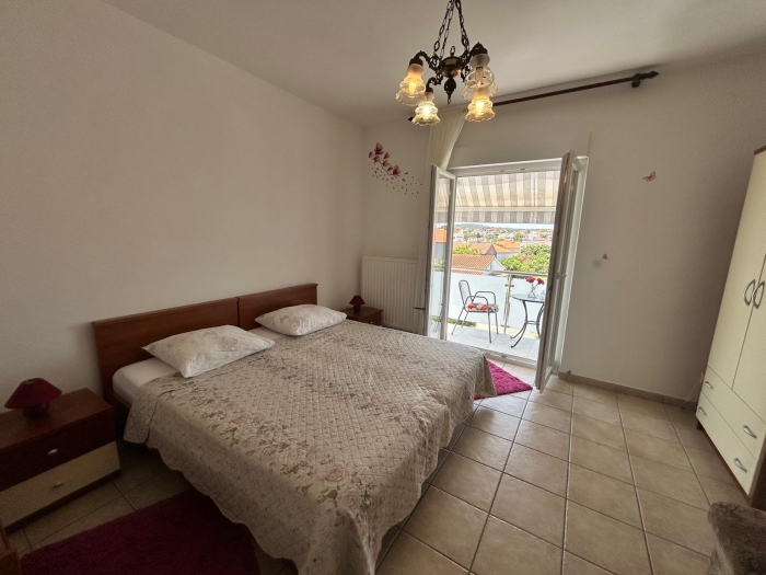 Apartment E. nr.2 for three: