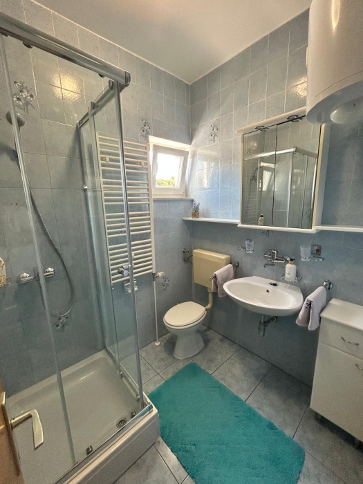 Apartment E. nr.2 for three: